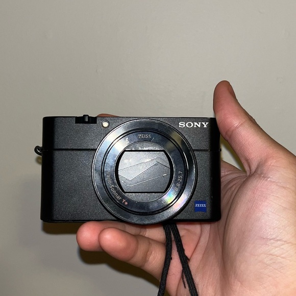 Sony RX100 Mark V - Picture 1 of 10